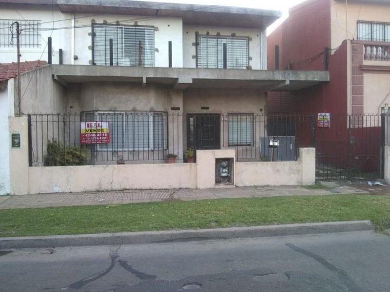 Casa en Venta en  Villa Adelina, Buenos Aires