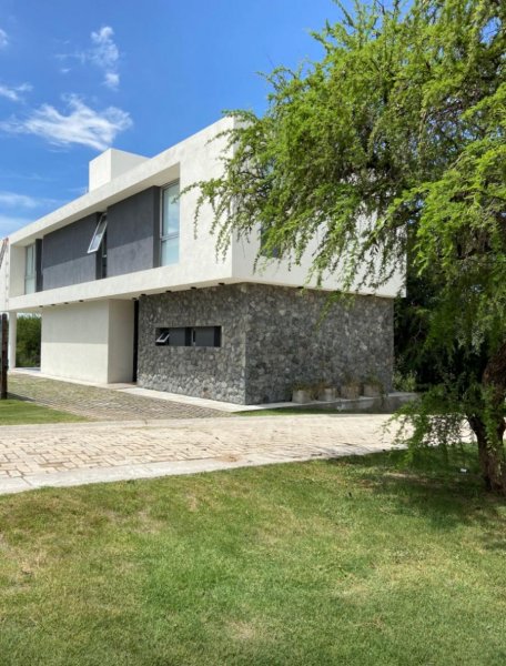 Casa en Venta en Golf de villa allende Cordoba, Córdoba