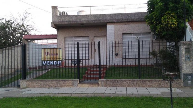 Casa en Venta en VILLA DOMÍNICO Avellaneda, Buenos Aires